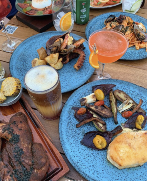 UNA ROOFTOP – Una Roof Top Bar e Restaurante